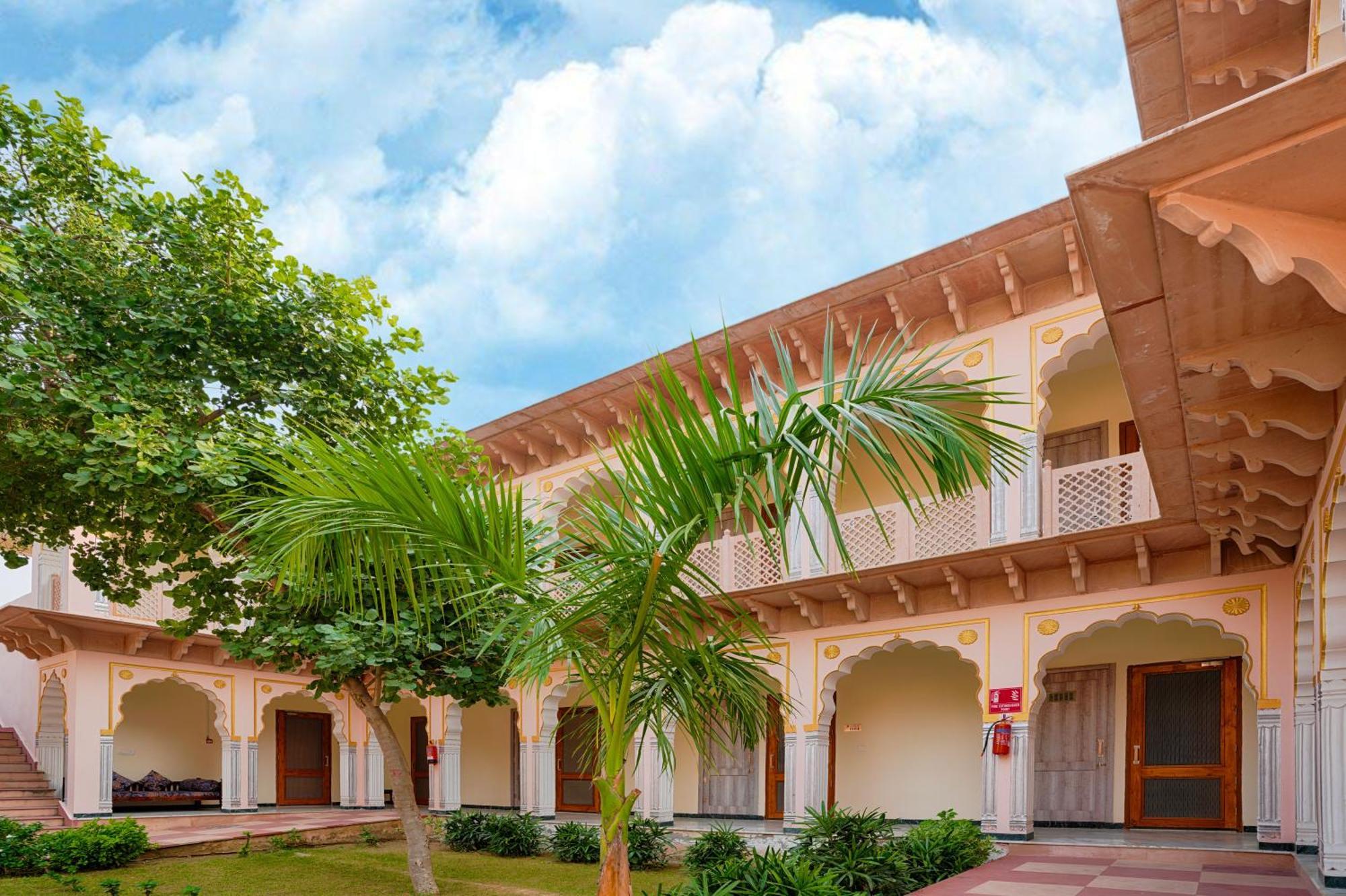 Club Mahindra Bharatpur Exterior foto