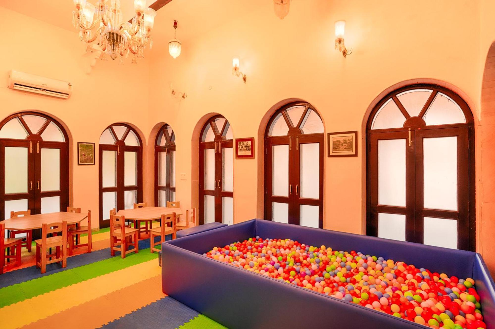 Club Mahindra Bharatpur Exterior foto