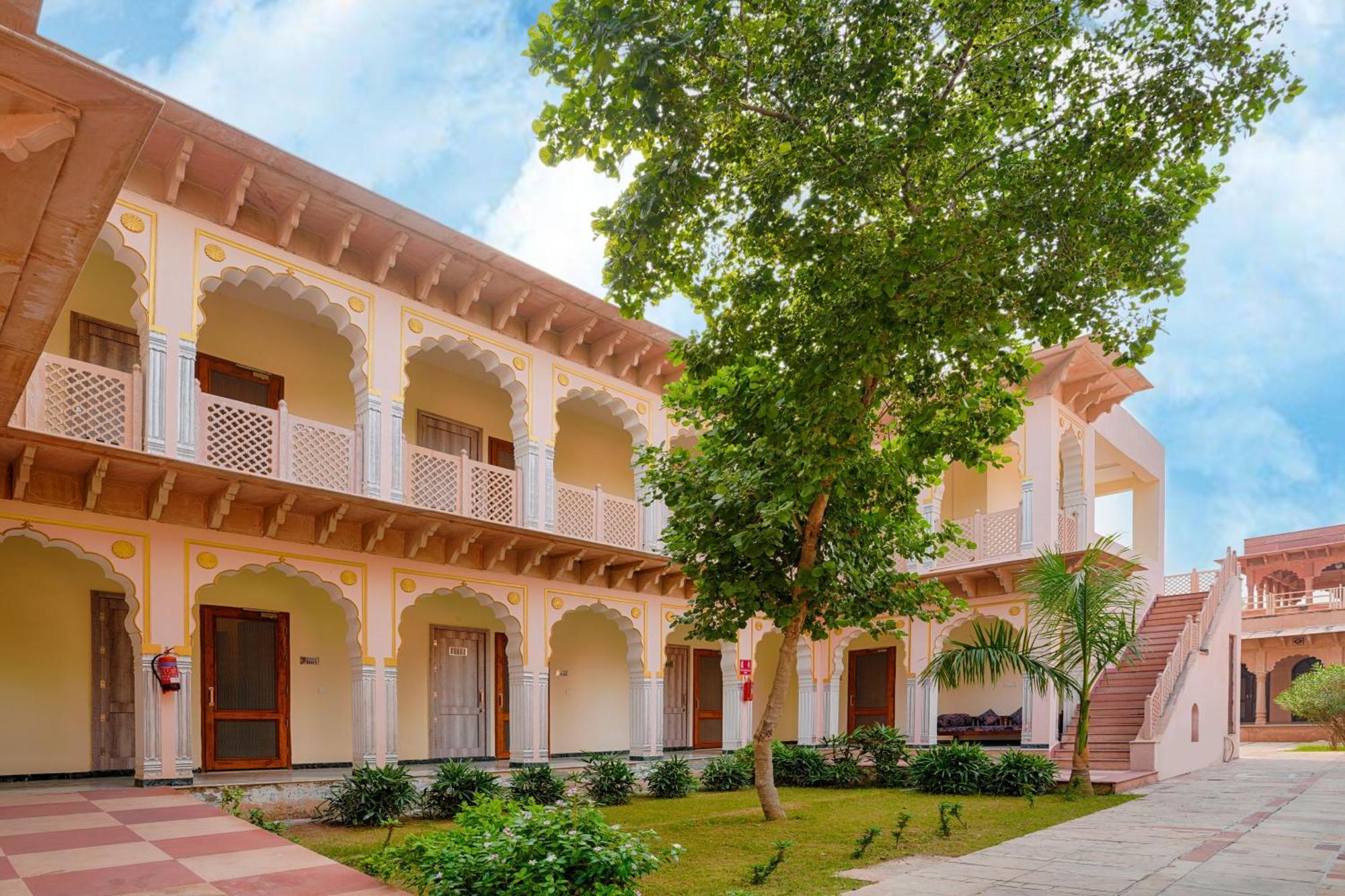 Club Mahindra Bharatpur Exterior foto